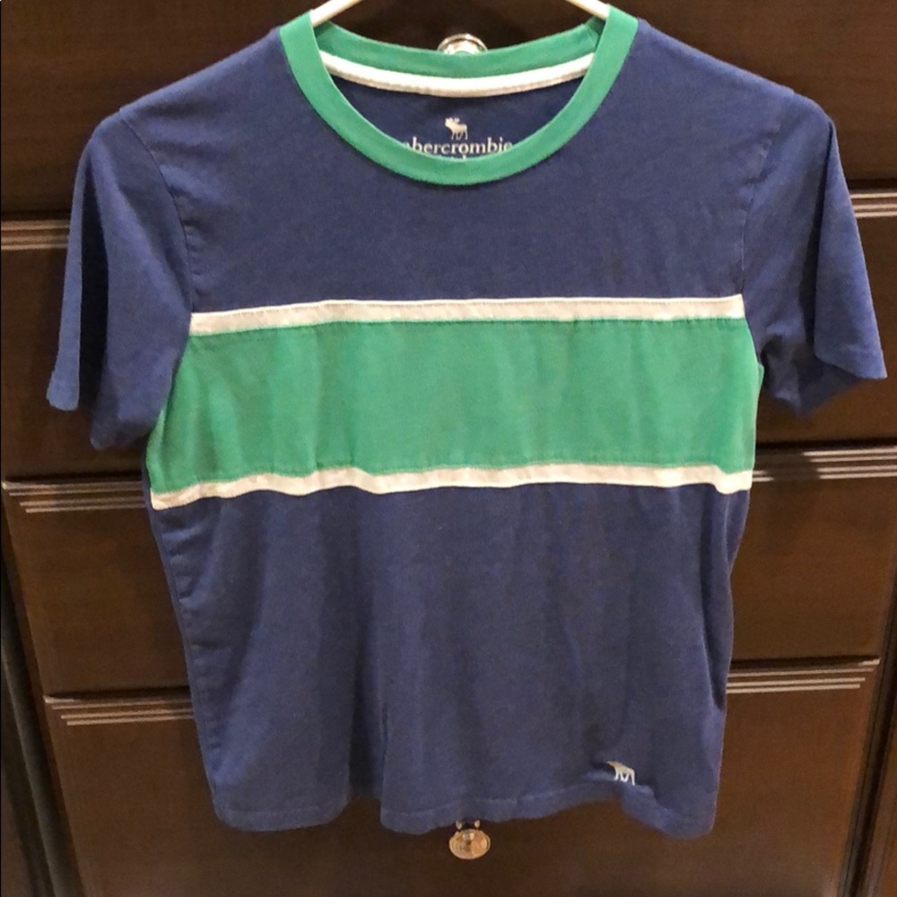 Boys short sleeve T-shirt size 13/14